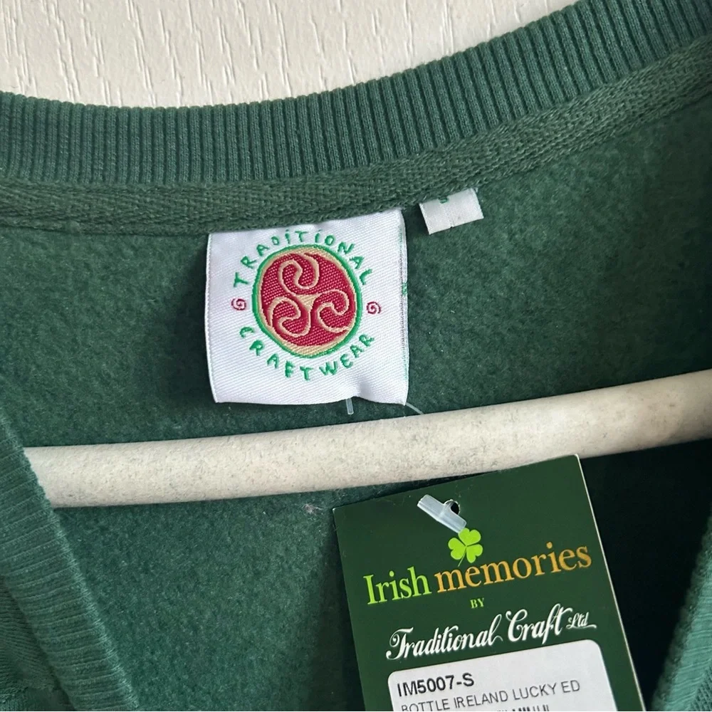 NWT Green Ireland Sweatshirt Size Small - Picture 5 of 5